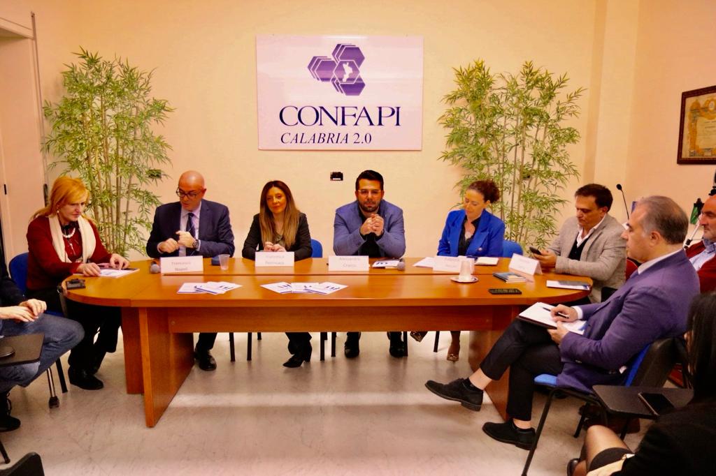La presentazione del progetto Internazionalizzazione ed eccellenze alla sede della Confapi Calabria a Cosenza.