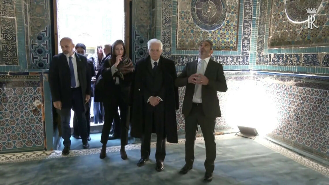 Uzbekistan, Mattarella visita complesso monumentale Shah-i-Zinda Uzbekistan, Mattarella visita complesso monumentale Shah-i-Zinda