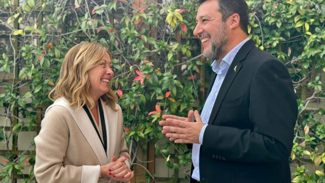 Colloquio Meloni-Salvini a Palazzo Chigi “Piena sintonia” Colloquio Meloni-Salvini a Palazzo Chigi “Piena sintonia”