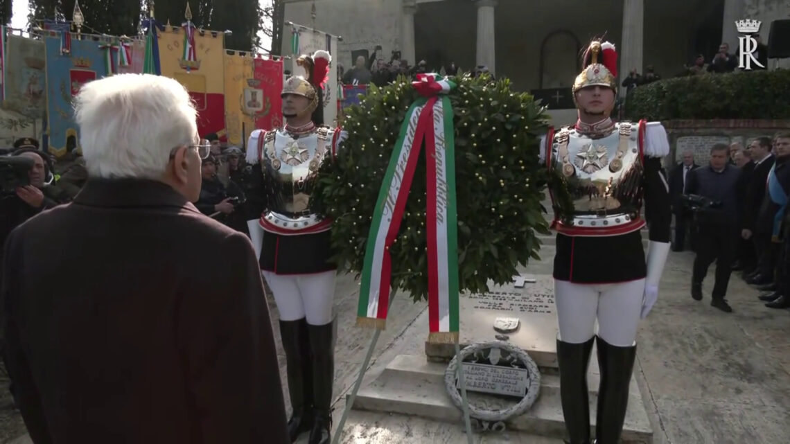 Liberazione, Mattarella omaggia caduti della battaglia di Monte Lungo Liberazione, Mattarella omaggia caduti della battaglia di Monte Lungo