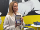 Lagalla dona a Metsola medaglia d’argento della Città di Palermo