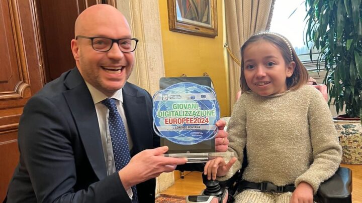 Premio digital news: il Presidente della Camera Lorenzo Fontana ha incontrato Maria Vittoria per parlare del suo sogno di diventare giornalista