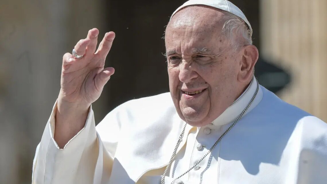 Papa Francesco “La guerra è un crimine contro l’umanità, educare alla pace” Papa Francesco “La guerra è un crimine contro l’umanità, educare alla pace”
