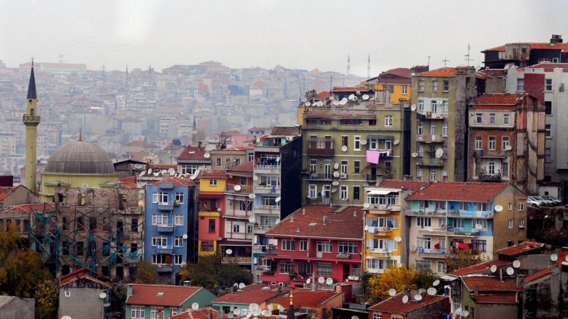 Attacco armato a chiesa cattolica a Istanbul, un morto e feriti Attacco armato a chiesa cattolica a Istanbul, un morto e feriti