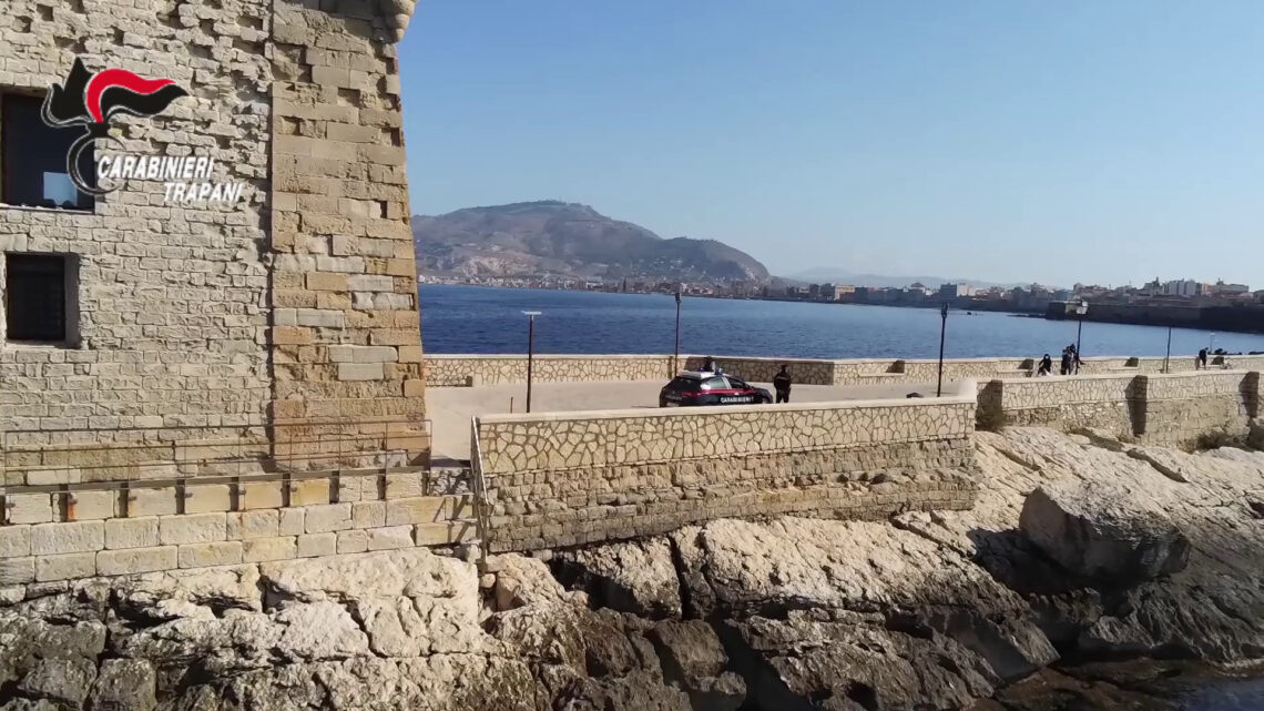 Corruzione a Trapani, tra gli indagati un deputato regionale Corruzione a Trapani, tra gli indagati un deputato regionale