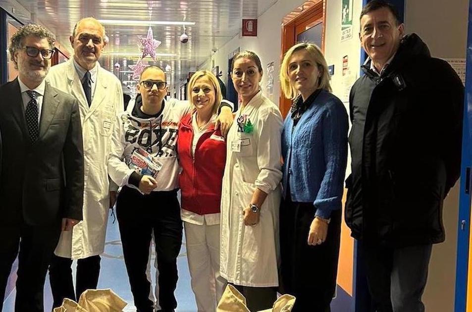 Solidarietà per la festa dell’Epifania: la fondazione Aidr dona i giocattoli ai bambini dell’ospedale Gemelli di Roma Solidarietà per la festa dell’Epifania: la fondazione Aidr dona i giocattoli ai bambini dell’ospedale Gemelli di Roma