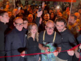 Chef Max Mariola apre il ristorante a Milano, gente in coda per ore