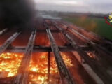 Incendio capannone nel milanese, proseguono operazioni spegnimento