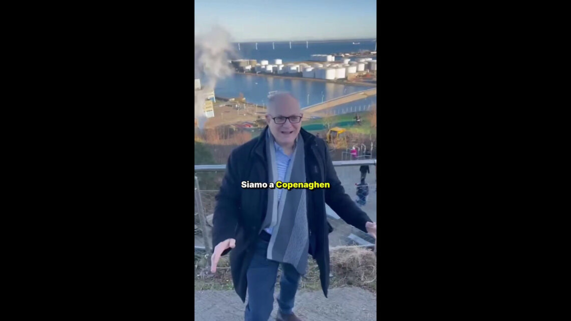 Gualtieri visita termovalorizzatore Copenaghen “A Roma sarà così” Gualtieri visita termovalorizzatore Copenaghen “A Roma sarà così”