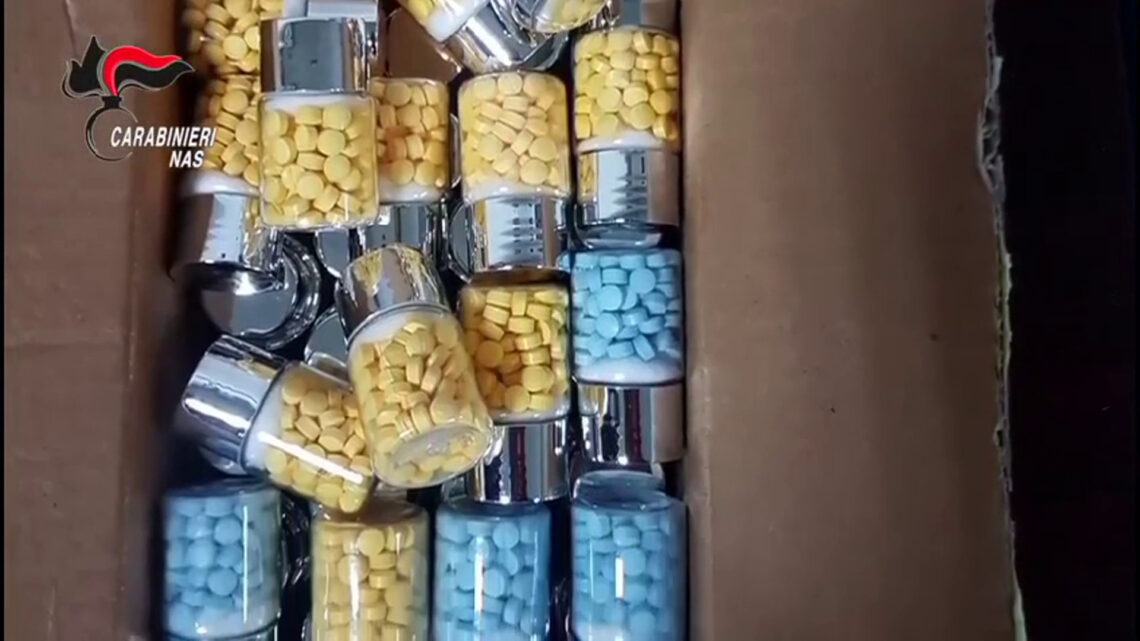 Nas oscurano 79 siti web di farmaci illegali, 5 arresti Nas oscurano 79 siti web di farmaci illegali, 5 arresti