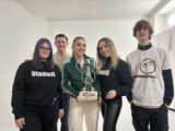 Angelina Mango ritira il premio della Giuria degli Adolescenti