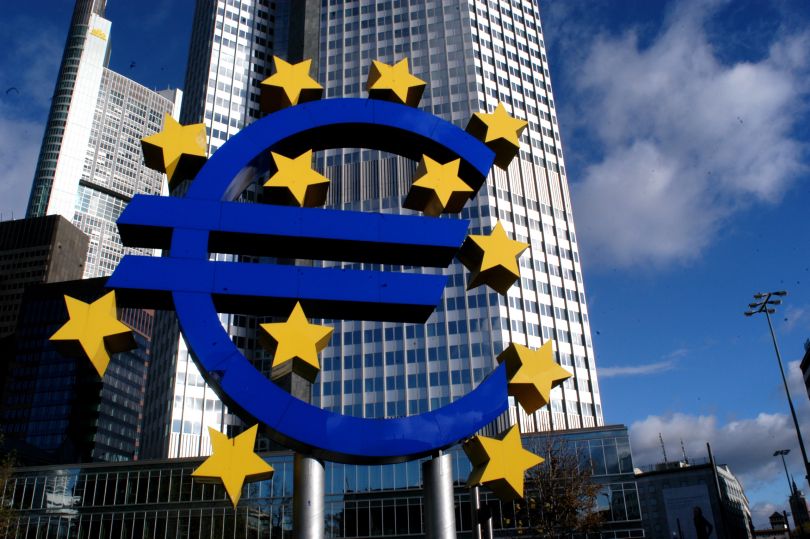 La Bce lascia i tassi invariati, inflazione rivista al ribasso La Bce lascia i tassi invariati, inflazione rivista al ribasso