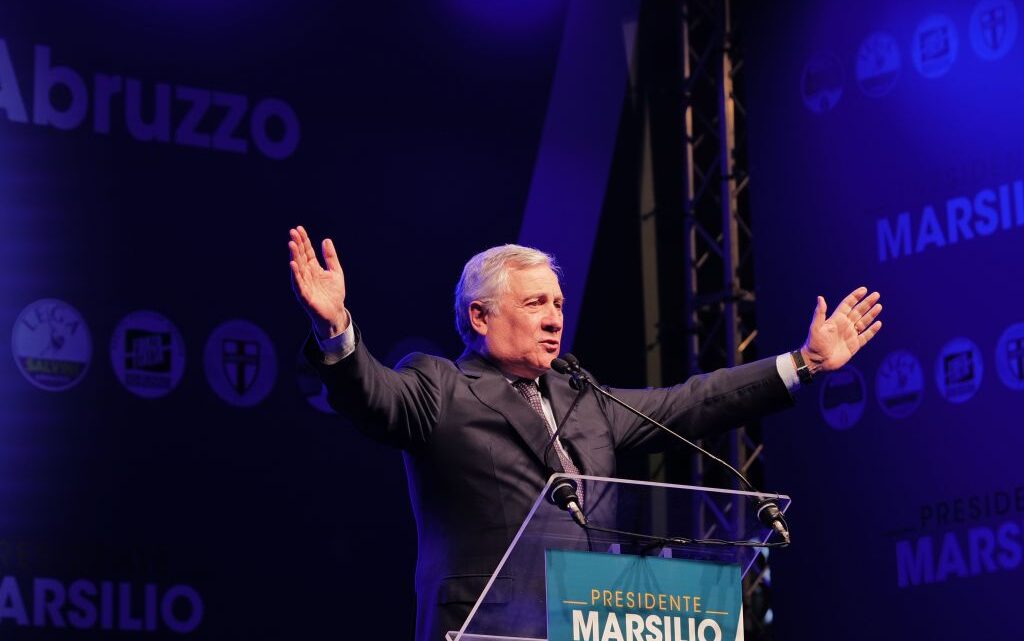 Fi, Tajani “Punto al 10% alle europee e al 20% a elezioni politiche” Fi, Tajani “Punto al 10% alle europee e al 20% a elezioni politiche”