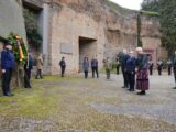 Fosse Ardeatine, ministri Roth e Sangiuliano rendono omaggio alle vittime