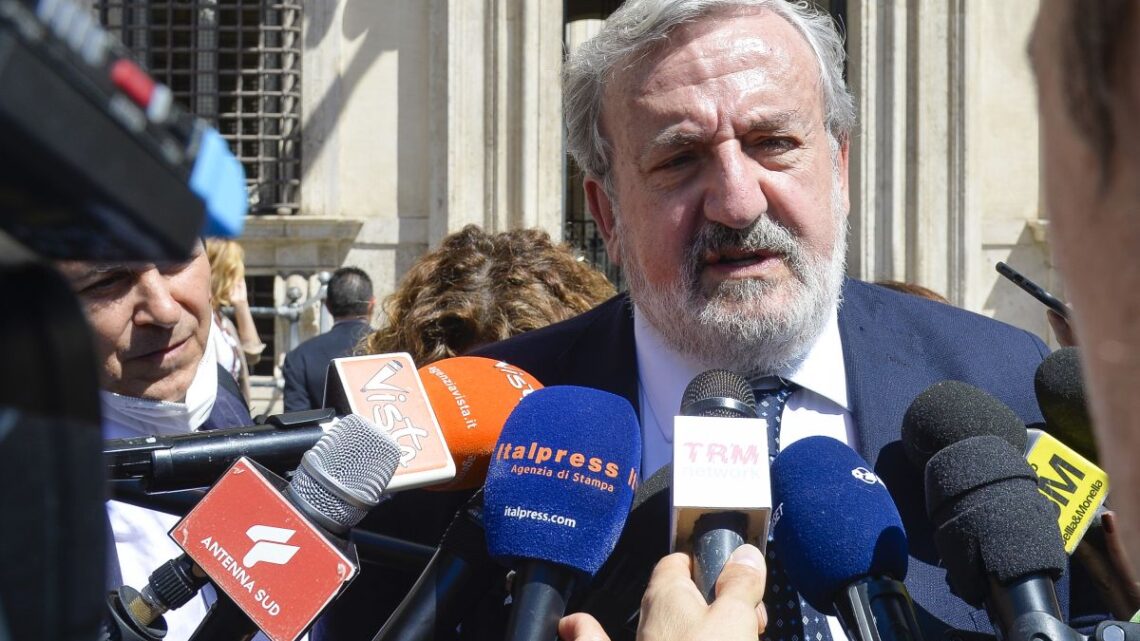 Bari, Emiliano “Parlai con Capriati. Decaro? Possibile non ci fosse” Bari, Emiliano “Parlai con Capriati. Decaro? Possibile non ci fosse”