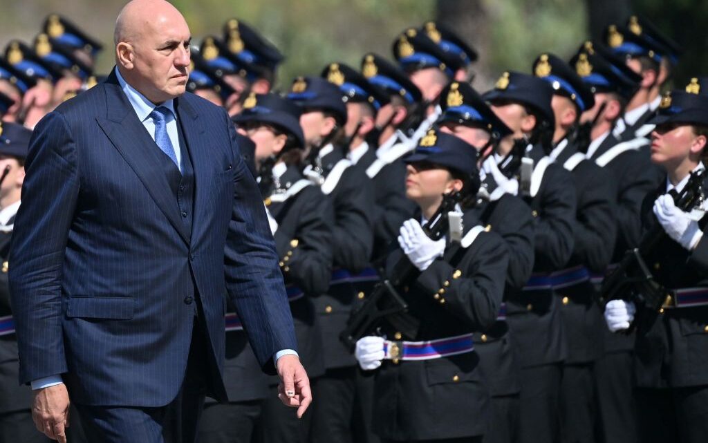 Crosetto “Dobbiamo fare di più per la difesa, ce lo chiedono i tempi” Crosetto “Dobbiamo fare di più per la difesa, ce lo chiedono i tempi”
