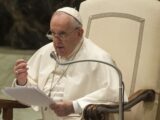 Il Papa non partecipa alla Via Crucis “per conservare la salute”