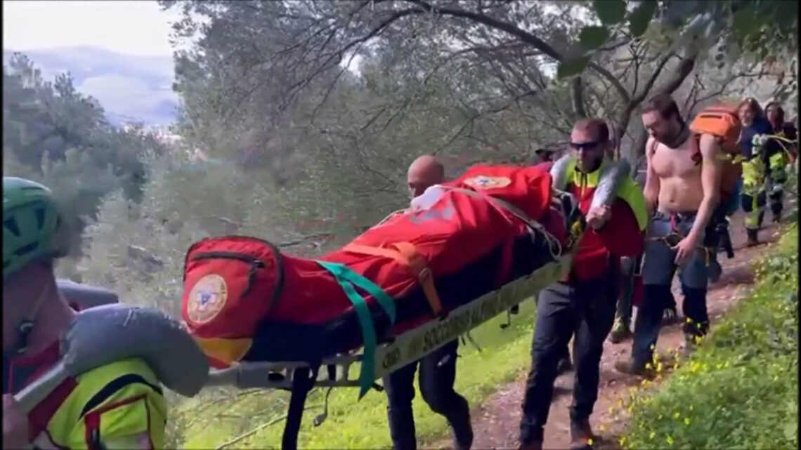 Climber ferito dopo caduta di 20 metri a Monte Pellegrino a Palermo Climber ferito dopo caduta di 20 metri a Monte Pellegrino a Palermo