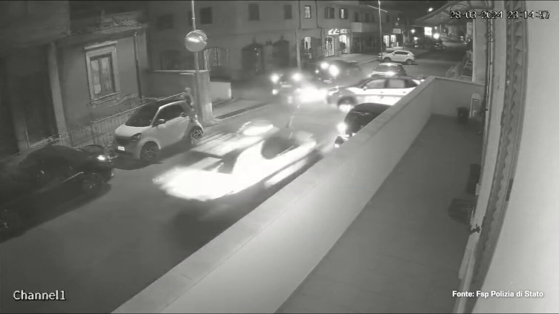 Inseguimento a Reggio Calabria, sfiorata tragedia Inseguimento a Reggio Calabria, sfiorata tragedia