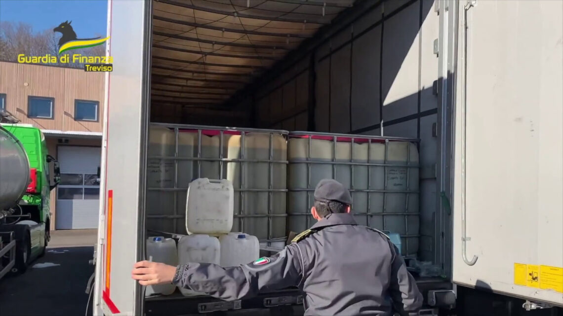 Fiamme Gialle sequestrano 27.000 litri di gasolio di contrabbando Fiamme Gialle sequestrano 27.000 litri di gasolio di contrabbando