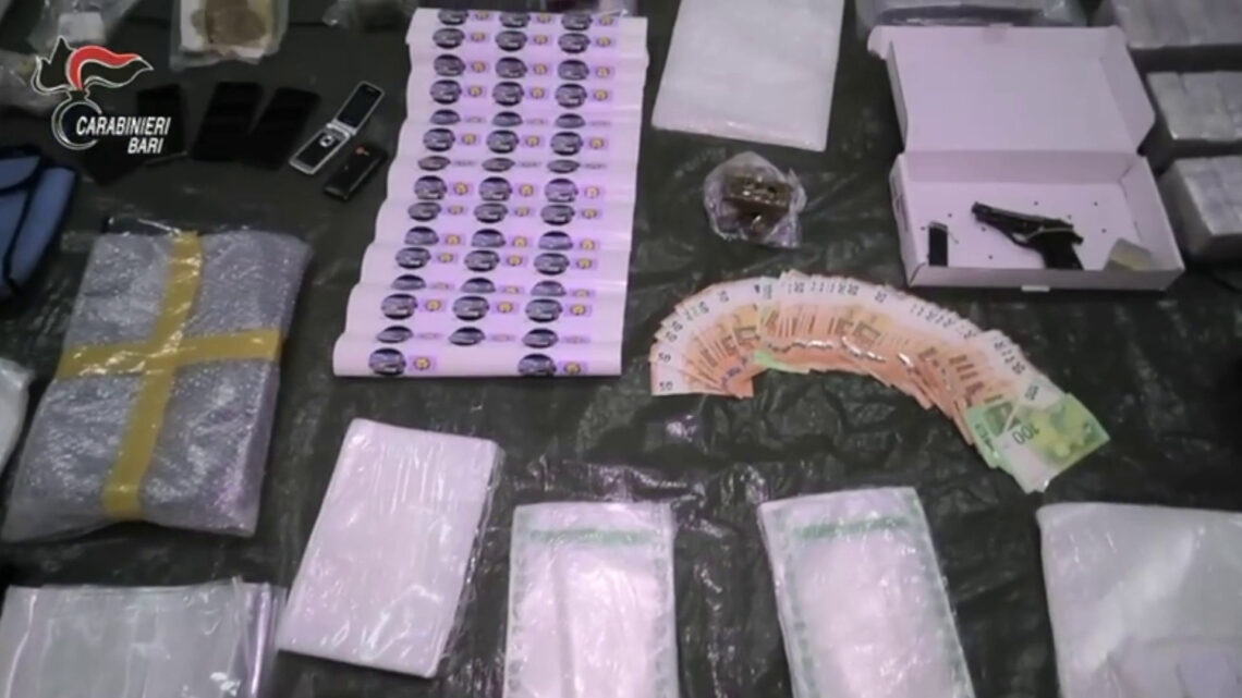 Vasta operazione anti droga nel barese, 56 misure cautelari Vasta operazione anti droga nel barese, 56 misure cautelari