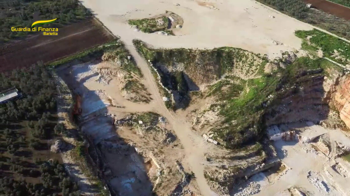 Scoperta a Barletta discarica abusiva materiali provenienti da scavi Scoperta a Barletta discarica abusiva materiali provenienti da scavi