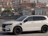 Honda CR-V ora è anche ibrida