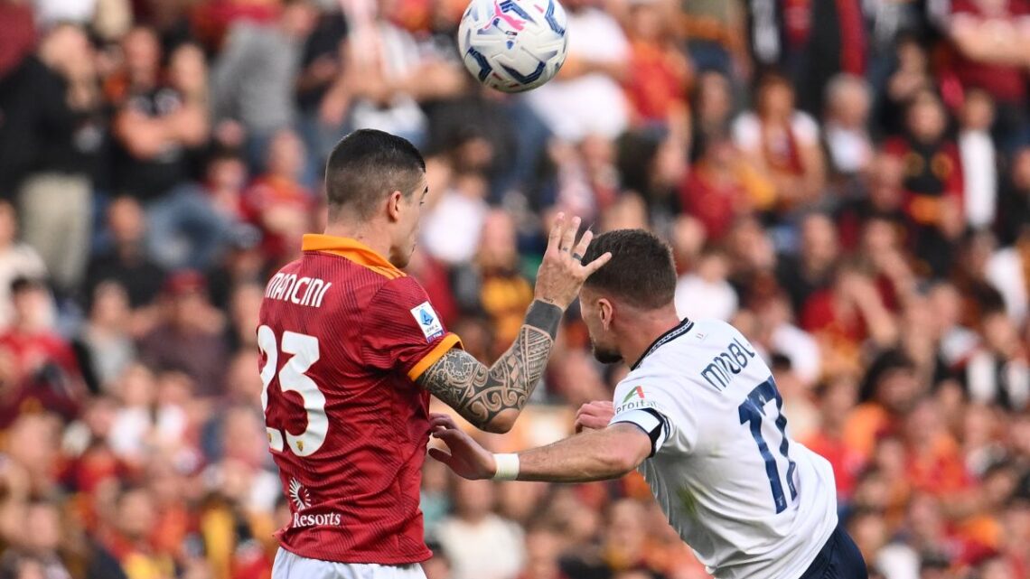 Il derby va alla Roma, Mancini manda ko la Lazio Il derby va alla Roma, Mancini manda ko la Lazio