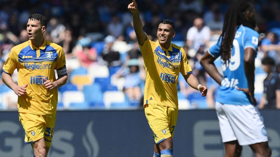 Pareggio amaro per il Napoli, 2-2 al Maradona col Frosinone Pareggio amaro per il Napoli, 2-2 al Maradona col Frosinone