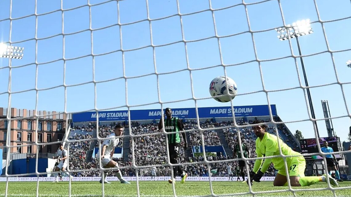 Il Sassuolo si illude, il Milan rimonta: è 3-3 Il Sassuolo si illude, il Milan rimonta: è 3-3