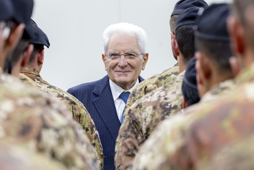 Mattarella “Forze armate impegnate per la pace nella sicurezza” Mattarella “Forze armate impegnate per la pace nella sicurezza”