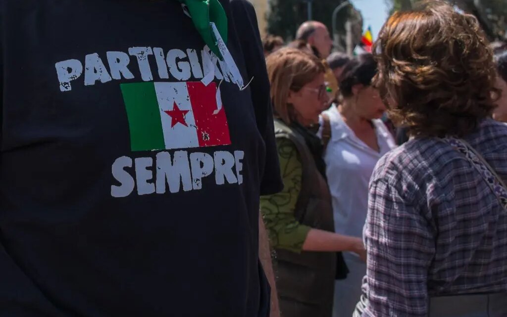 25 Aprile, alta tensione e scontri a Roma e Milano 25 Aprile, alta tensione e scontri a Roma e Milano
