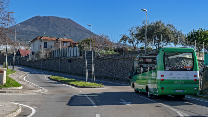 Vesuvio tra terra e cielo con il bus scoperto Green Line Tours