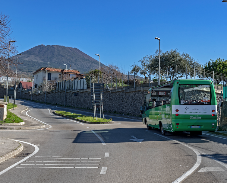 Vesuvio tra terra e cielo con il bus scoperto Green Line Tours Vesuvio tra terra e cielo con il bus scoperto Green Line Tours