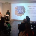 Alla Fashion Revolution Week 2024 del 26 aprile 2024 alla Kou Gallery di Roma la sostenibilità e l'inclusione nella moda con le donne migrate di Kore.