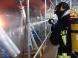 Sestri Ponente, incendio in un cantiere nautico. Evacuati 100 operai