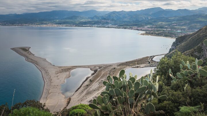 Eolie, il mix perfetto per le vacanze estive: come prenotare