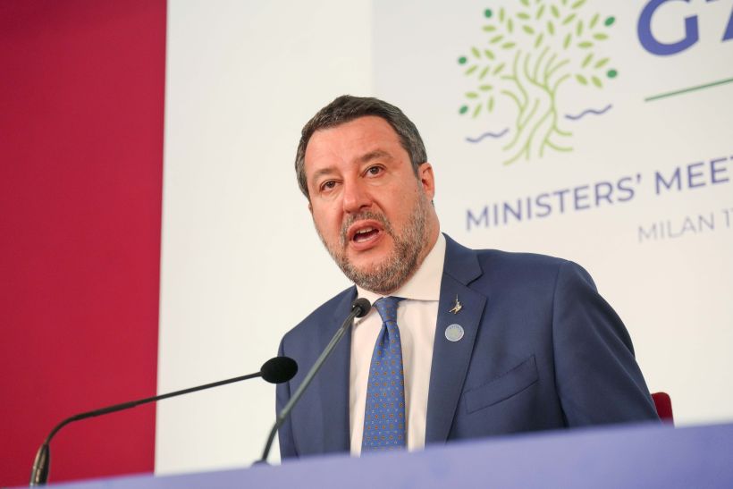 Salvini “Ci vuole più Italia in Europa, poteri forti non ci amano” Salvini “Ci vuole più Italia in Europa, poteri forti non ci amano”