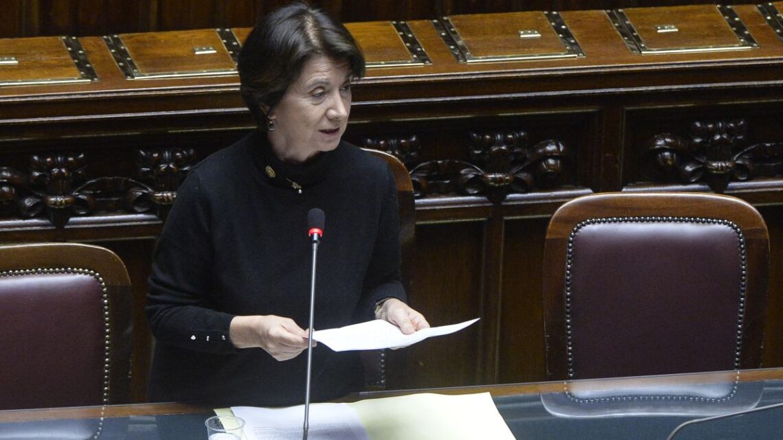 Roccella “La libertà di parola è un diritto non negoziabile” Roccella “La libertà di parola è un diritto non negoziabile”