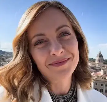 Meloni “Buona festa a tutte le mamme, sono insostituibili” Meloni “Buona festa a tutte le mamme, sono insostituibili”