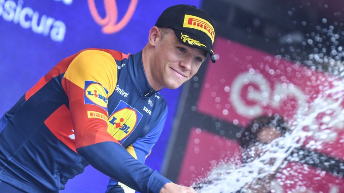 Doppietta di Milan al Giro, Pogacar resta maglia rosa Doppietta di Milan al Giro, Pogacar resta maglia rosa