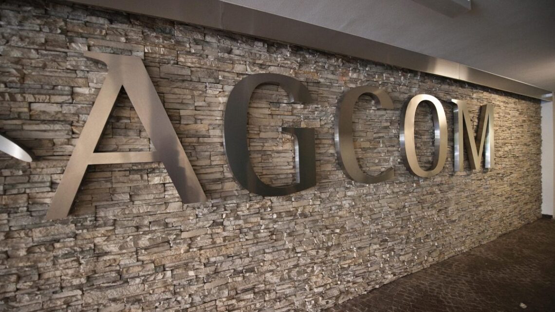 Europee, Agcom “Duelli tv legittimi se accettati da maggioranza liste” Europee, Agcom “Duelli tv legittimi se accettati da maggioranza liste”