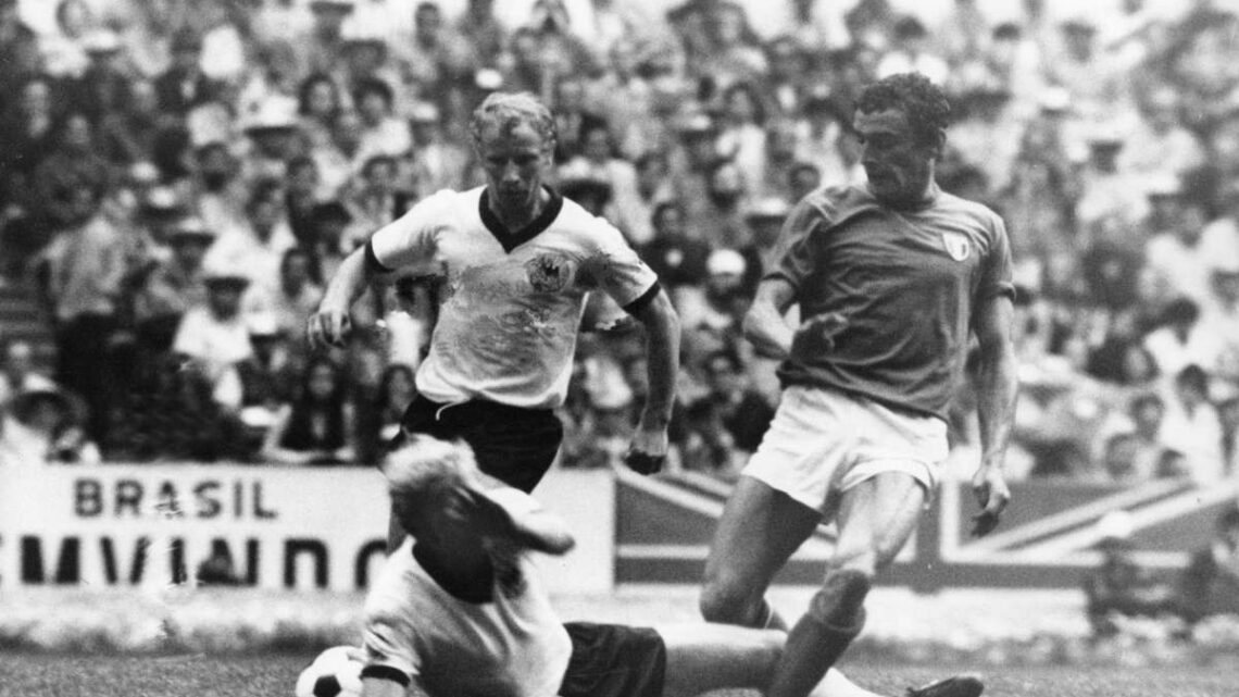 Addio a Schnellinger, leggenda del Milan e della Germania Addio a Schnellinger, leggenda del Milan e della Germania