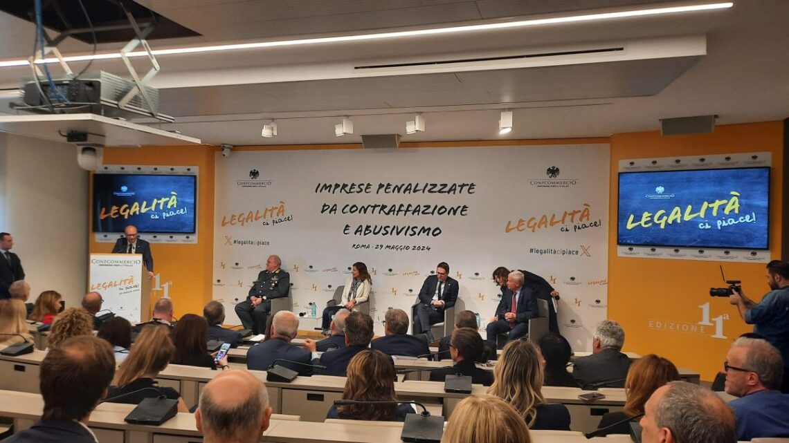 Confcommercio, nel 2023 l’illegalità è costata 38,6 miliardi Confcommercio, nel 2023 l’illegalità è costata 38,6 miliardi