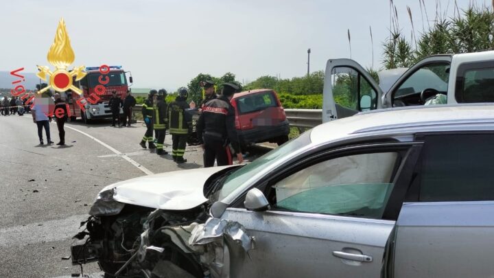 Incidenti stradali: un morto e due feriti sulla SS 106.