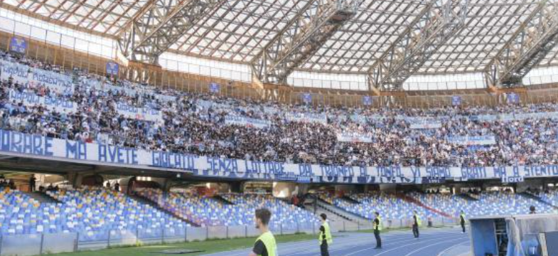 Napoli, Ancora pari con contestazione nella gara che chiude il campionato Napoli, Ancora pari con contestazione nella gara che chiude il campionato