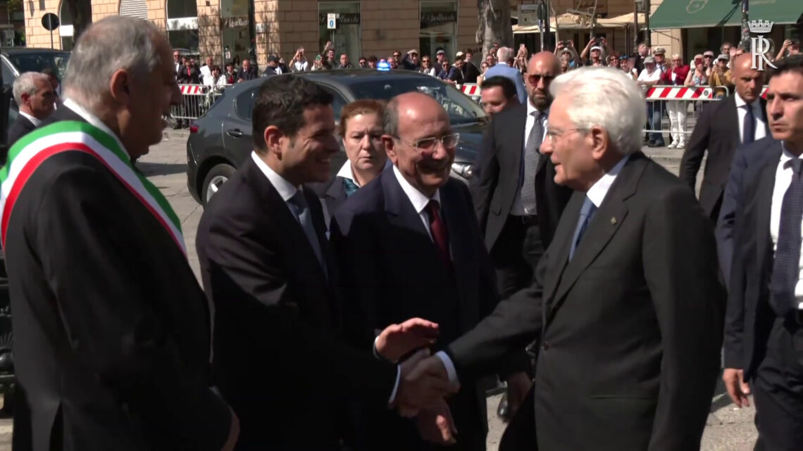 Il presidente Mattarella al Congresso dell’Anm a Palermo Il presidente Mattarella al Congresso dell’Anm a Palermo