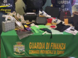 Scoperto a Torino deposito di capi di abbigliamento contraffatti