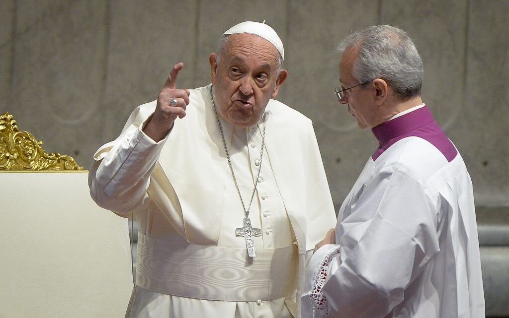 Papa “Democratica è quella società in cui c’è davvero posto per tutti” Papa “Democratica è quella società in cui c’è davvero posto per tutti”