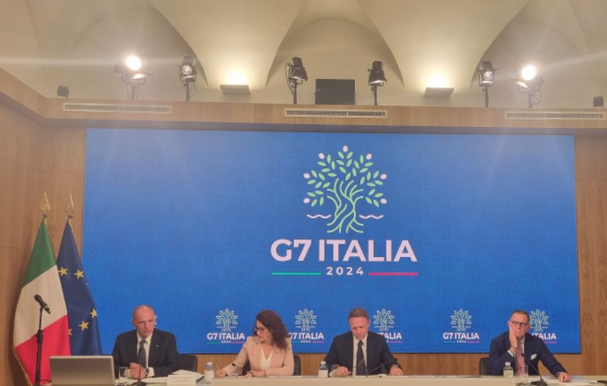 Torna la social card “Dedicata a te”, da settembre sale a 500 euro Torna la social card “Dedicata a te”, da settembre sale a 500 euro
